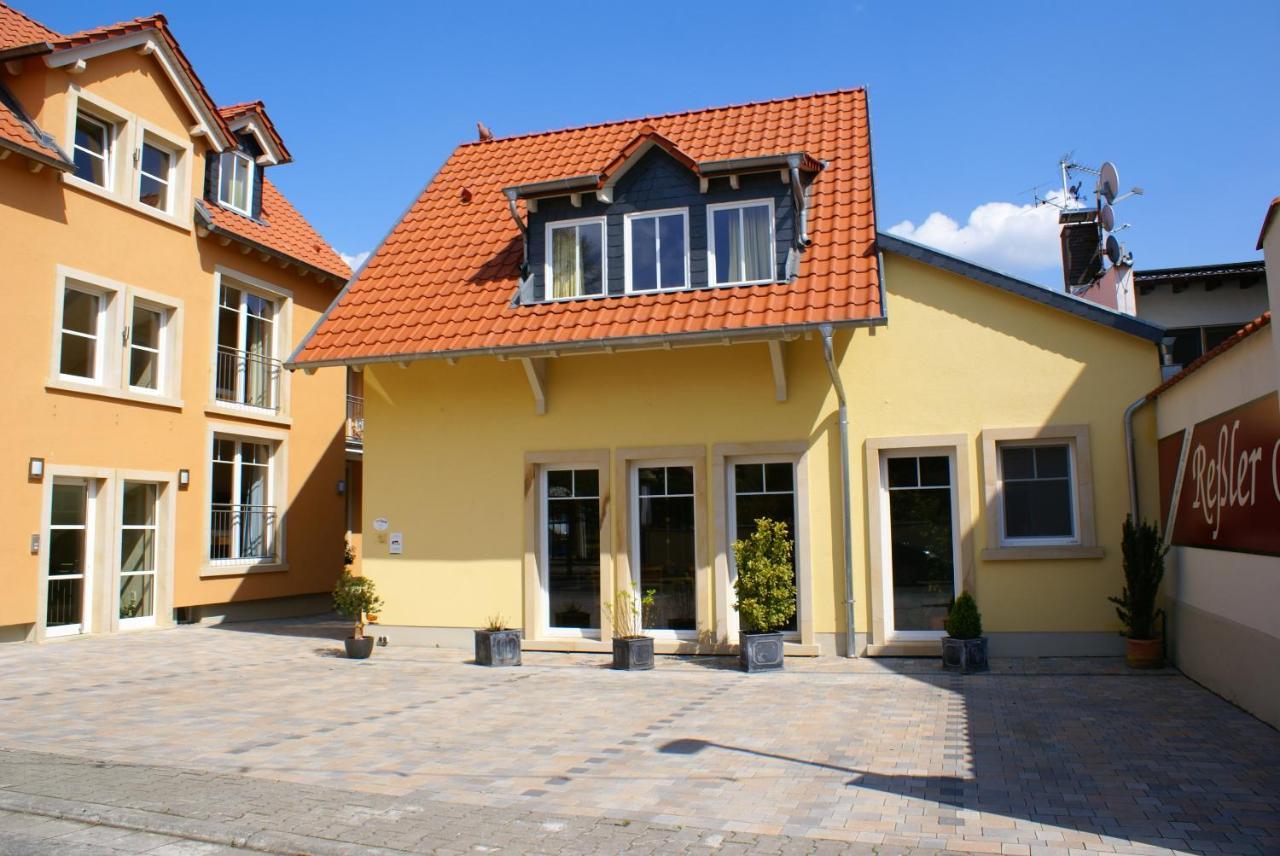 Gaestehaus Ressler Harxheim Exterior foto